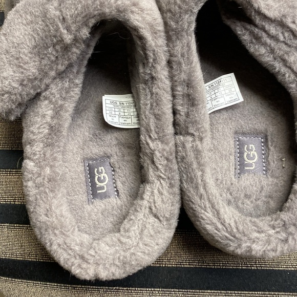Uggs Velcro fuzzy slippers - Picture 13 of 14